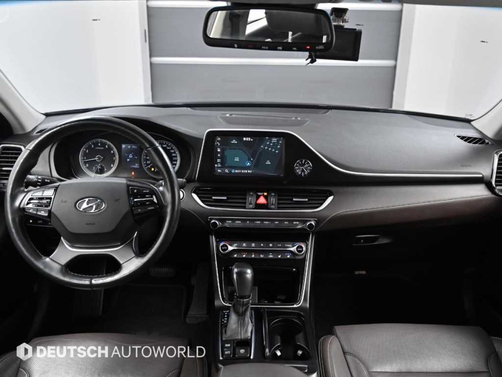 HYUNDAI Grandeur - Vista 7