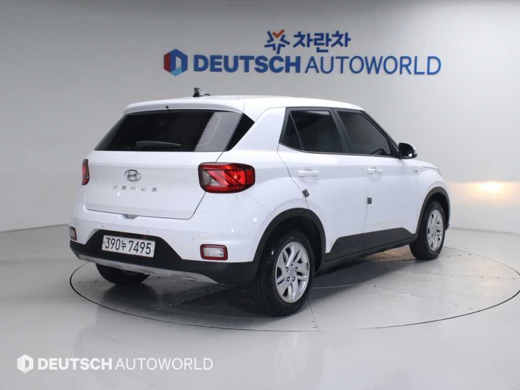 HYUNDAI Venue - Vista 2