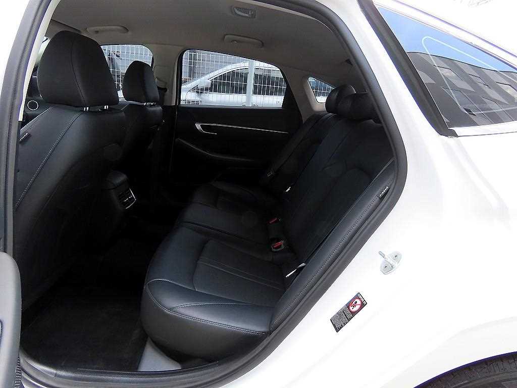 HYUNDAI Sonata - Vista 6