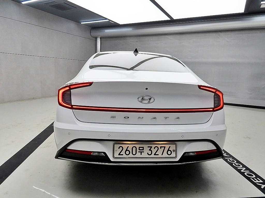 HYUNDAI Sonata - Vista 3