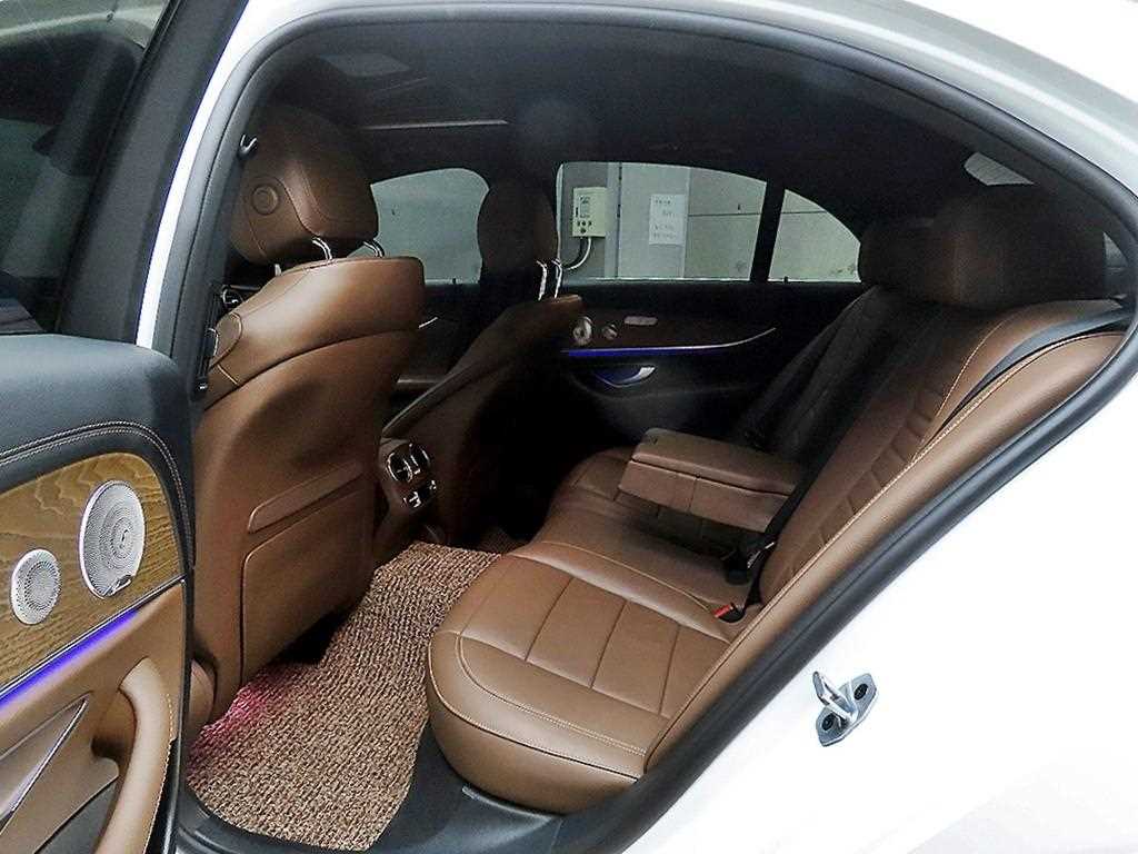 Mercedes Benz E class - Vista 6