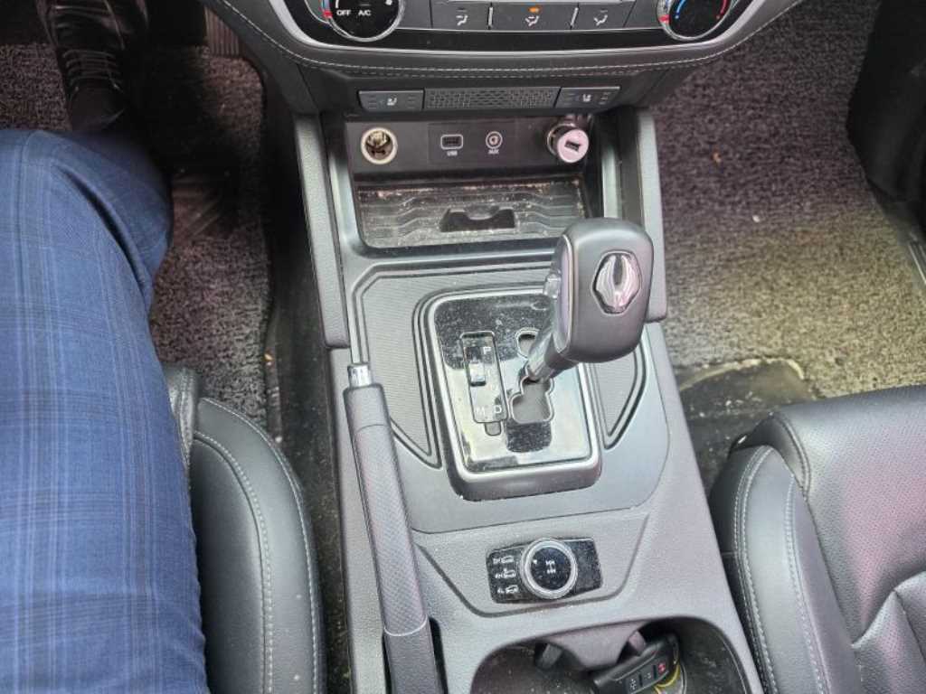 Ssangyong Rexton - Vista 12