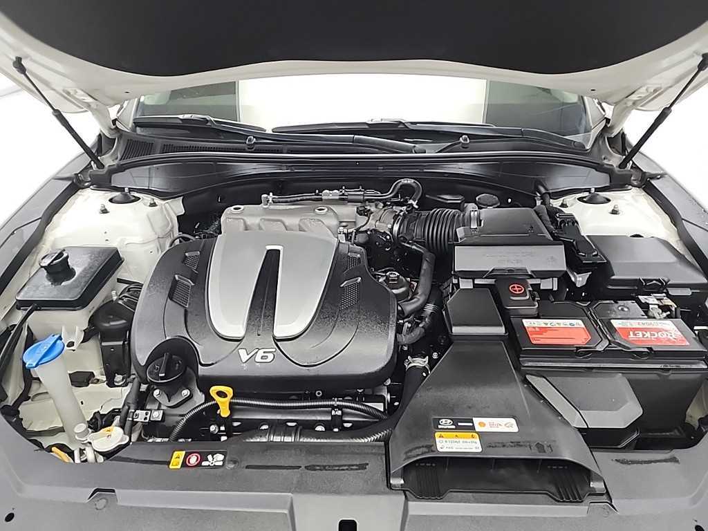 HYUNDAI Grandeur - Vista 5