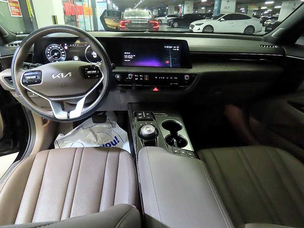 KIA K8 - Vista 10