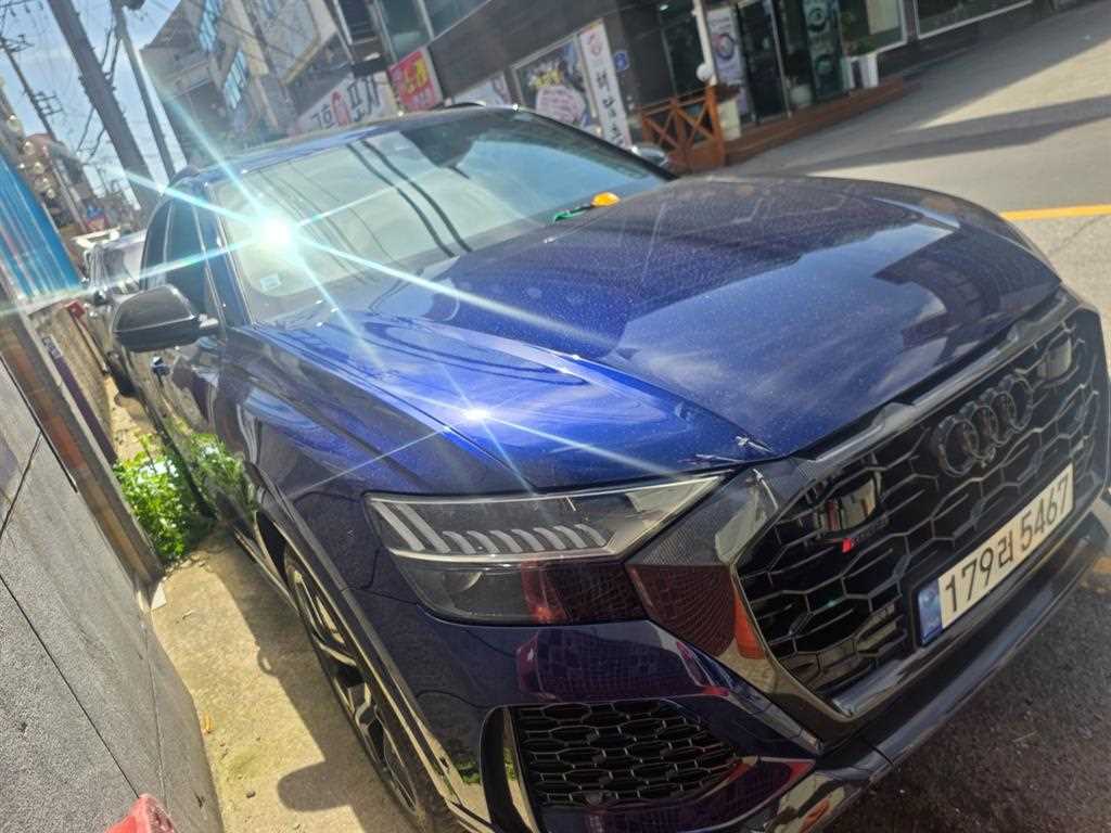 Audi RSQ8 - Vista 3