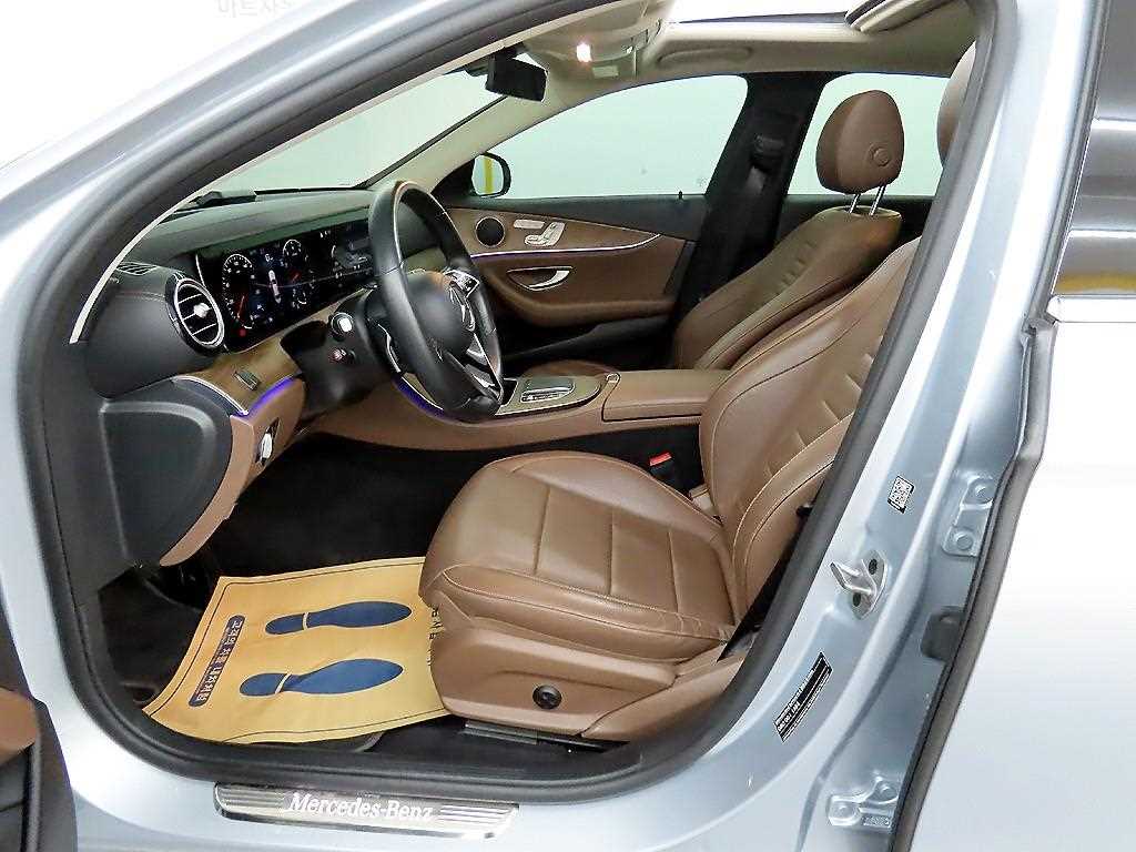 Mercedes Benz E class - Vista 5