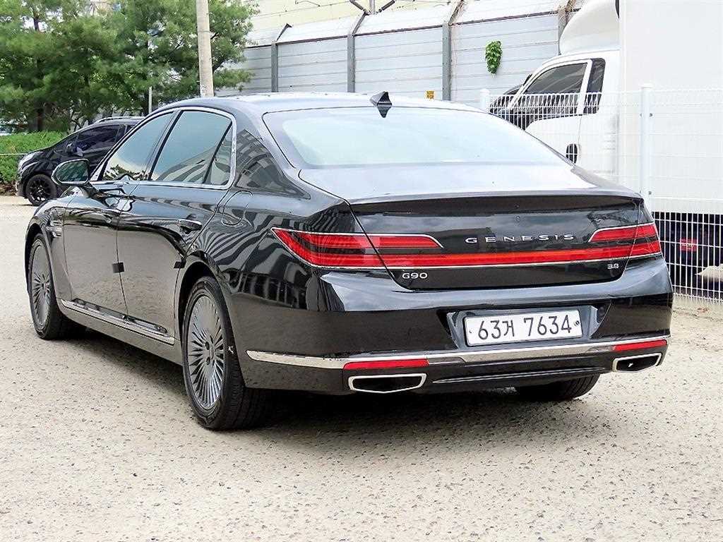 Genesis G90 - Vista 3