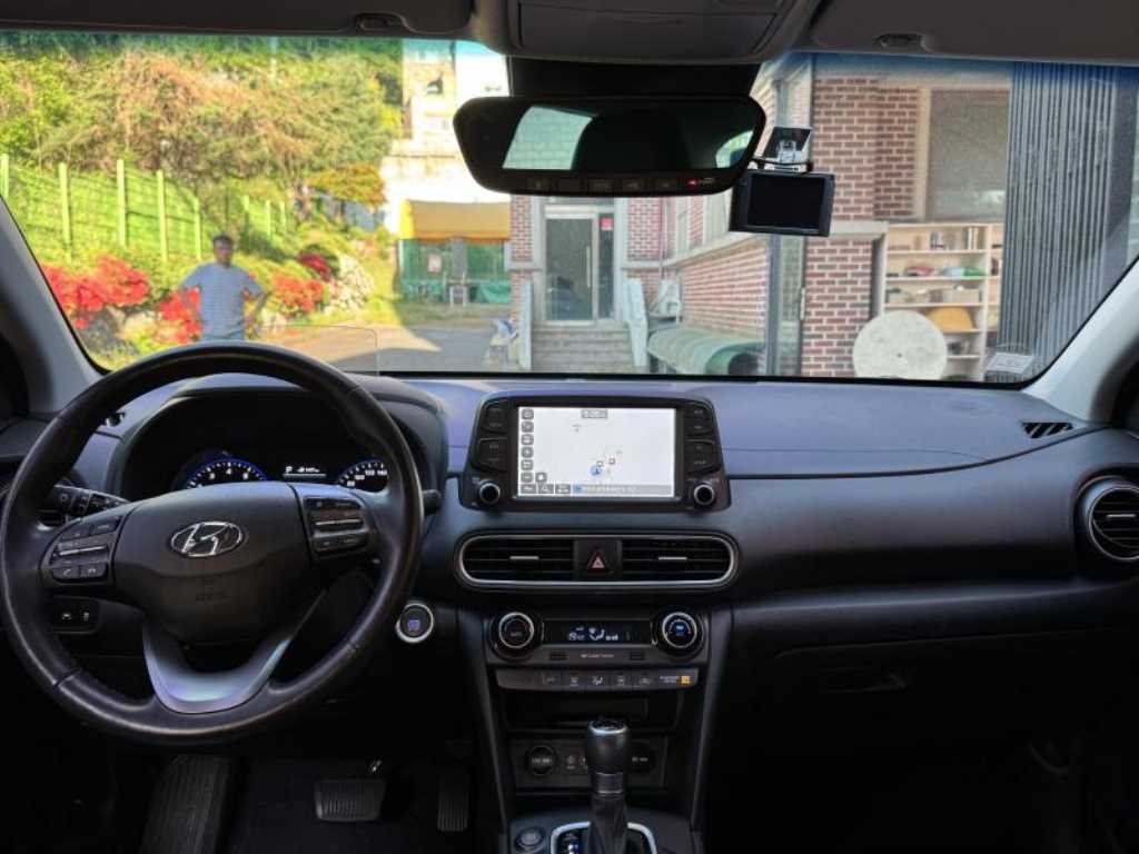 HYUNDAI Kona - Vista 12