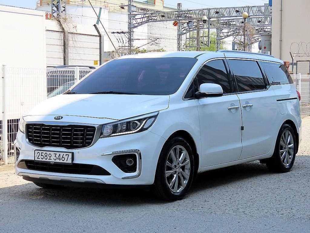 KIA Carnival - Vista 2