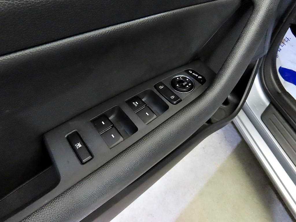 HYUNDAI Sonata - Vista 10