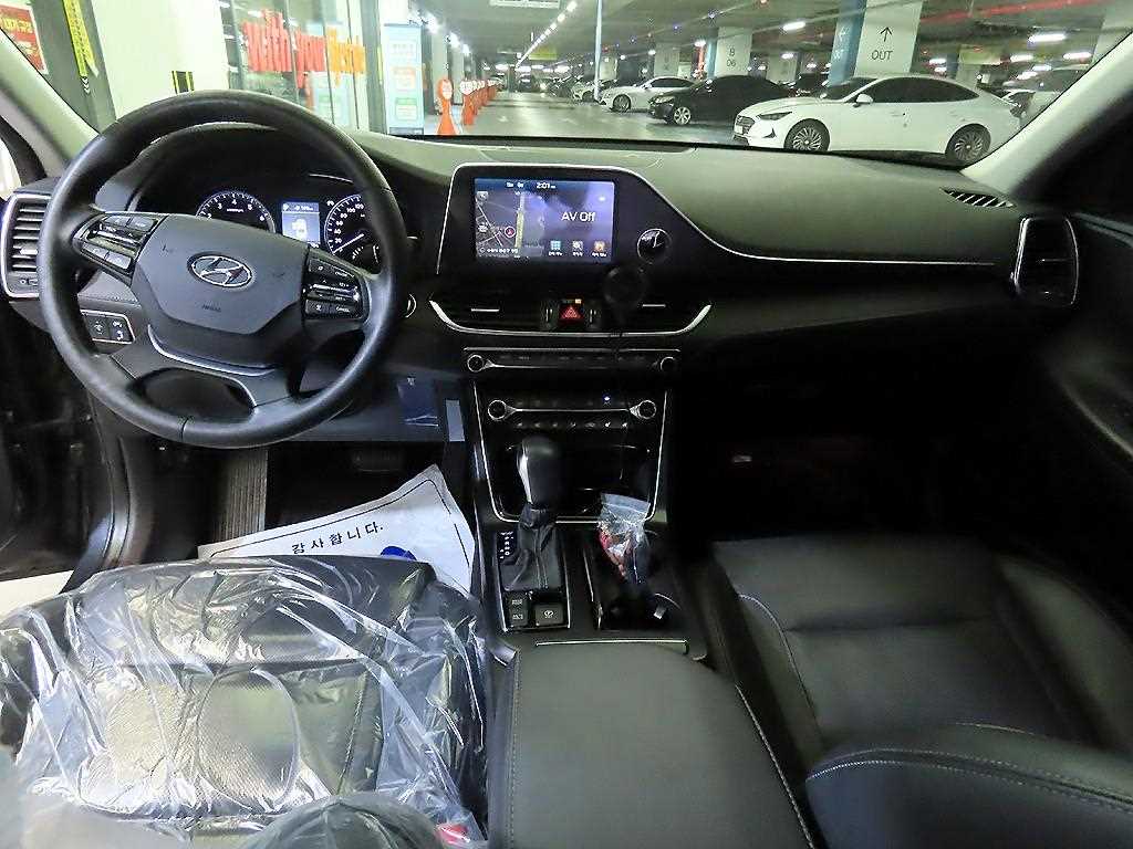 HYUNDAI Grandeur - Vista 10