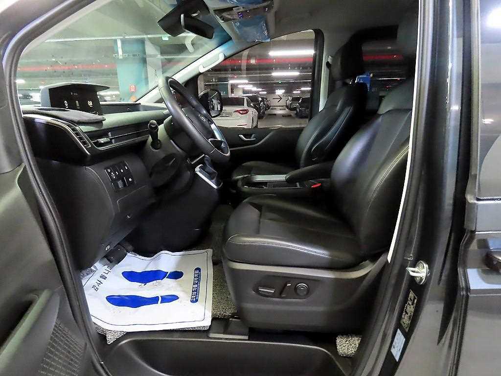 HYUNDAI Staria - Vista 6