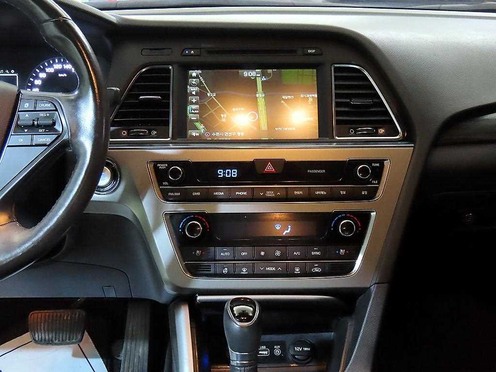 HYUNDAI Sonata - Vista 8
