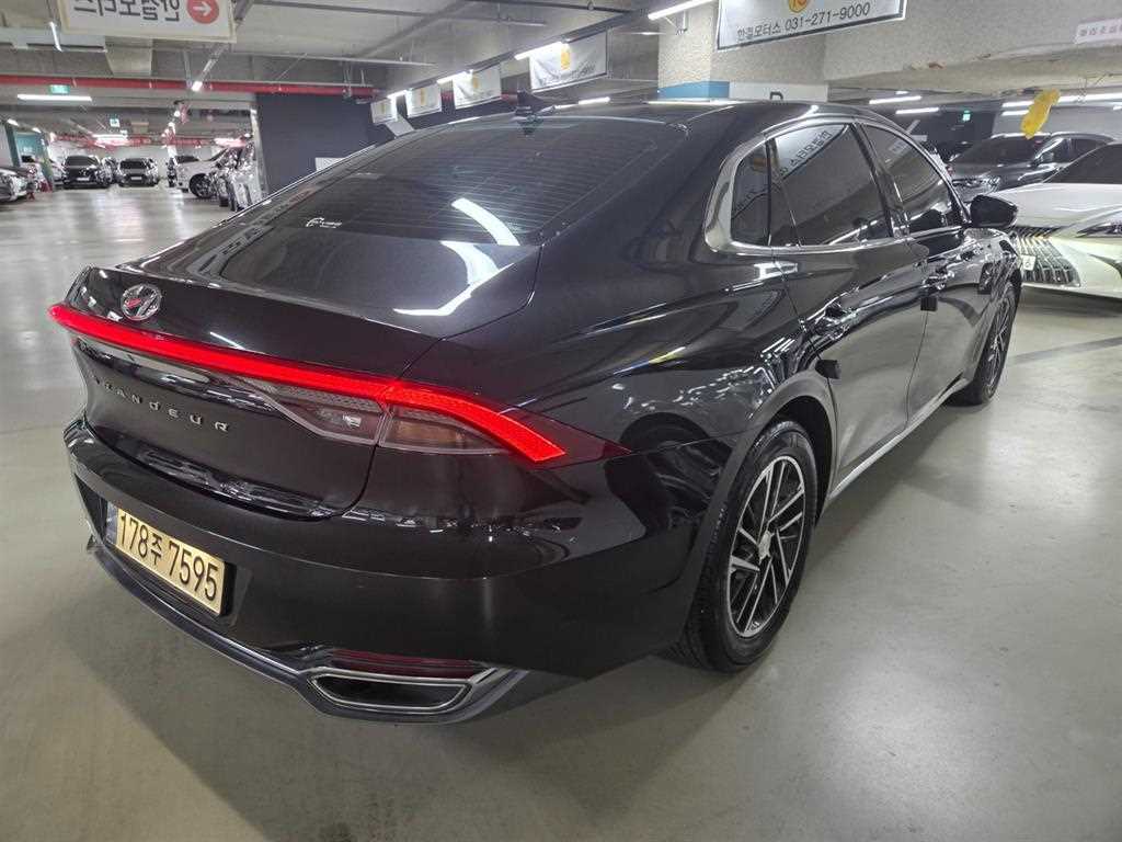 HYUNDAI Grandeur - Vista 3