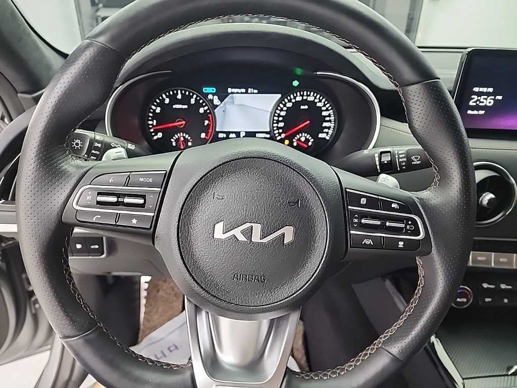 KIA Stinger - Vista 9