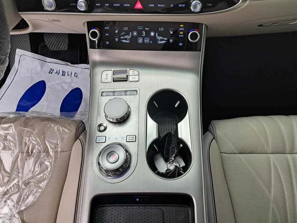 Genesis GV70 2025 Negro - Importación desde Corea - HF Imports Iquique - Foto 14