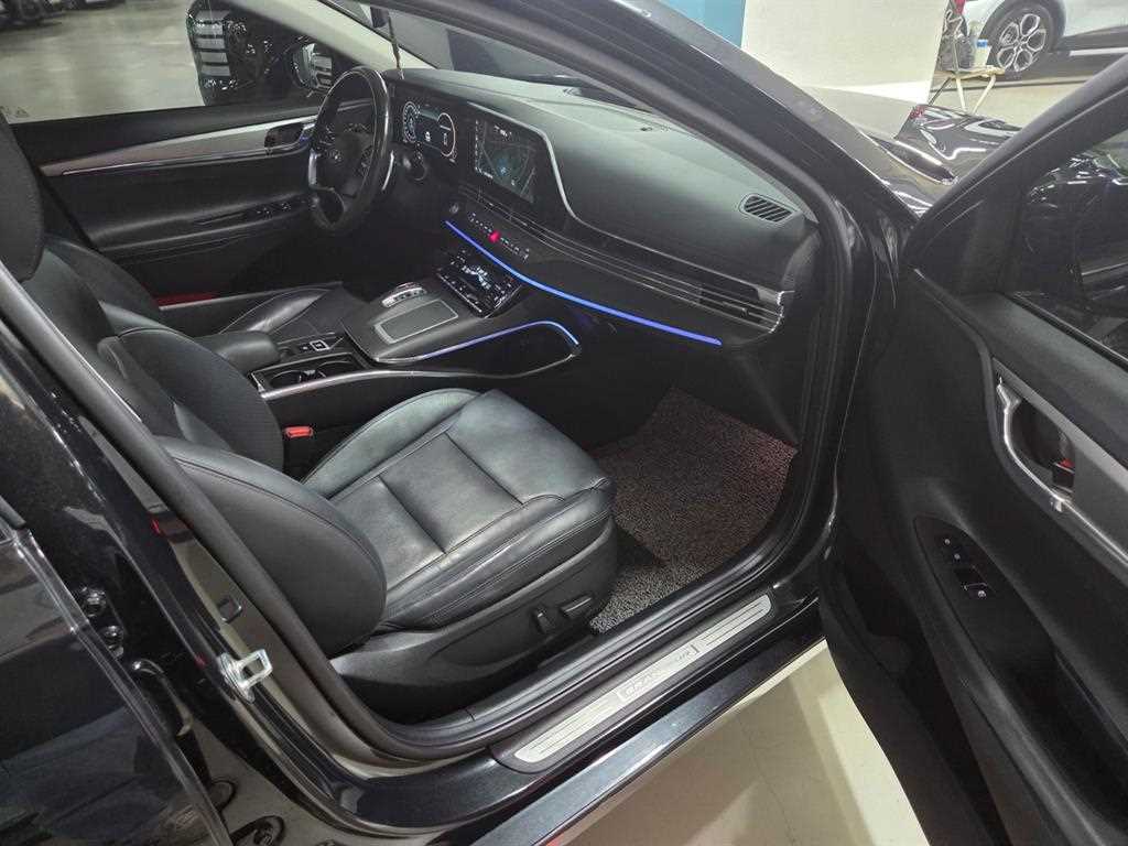 HYUNDAI Grandeur - Vista 11