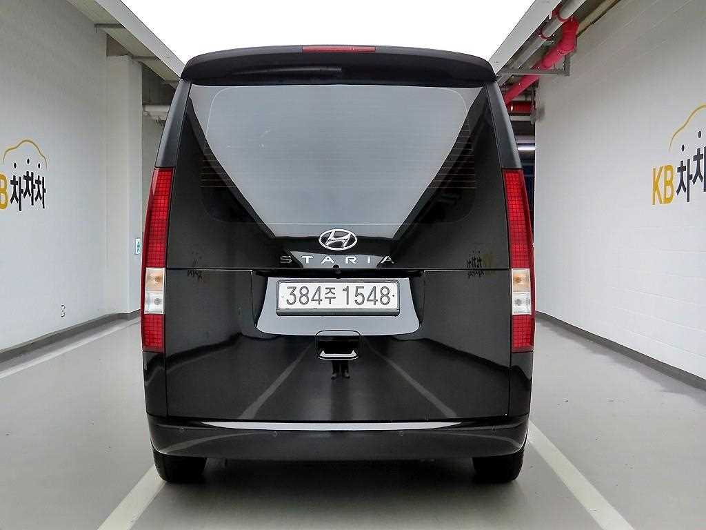 HYUNDAI Staria - Vista 3