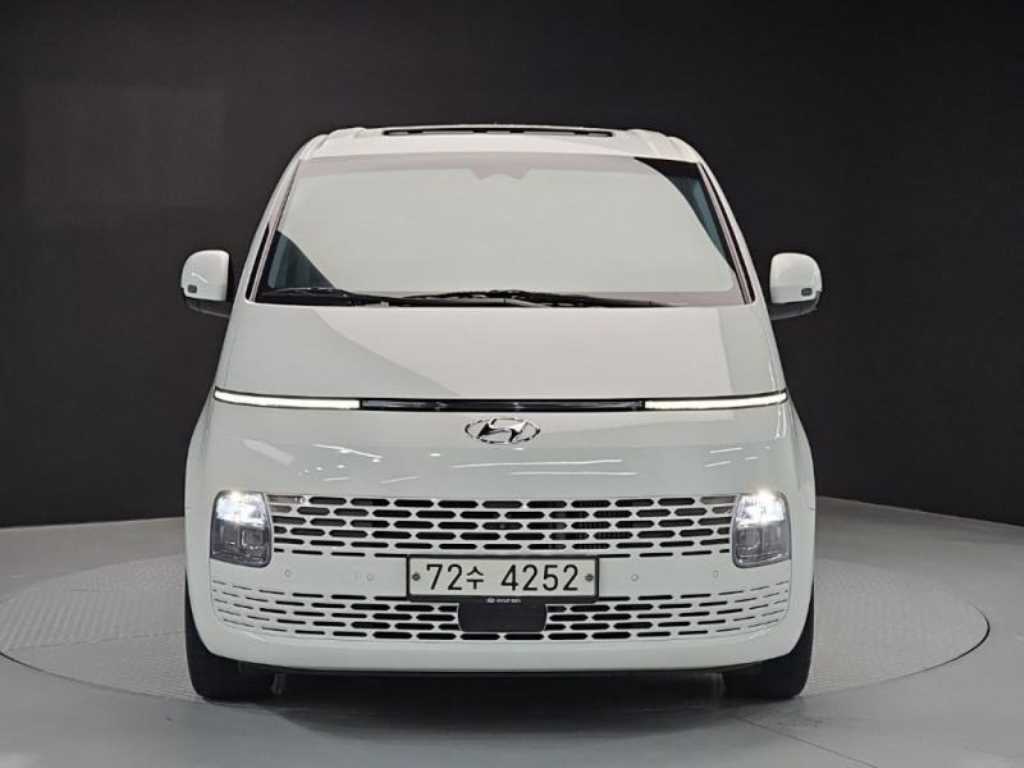 HYUNDAI Staria - Vista 2
