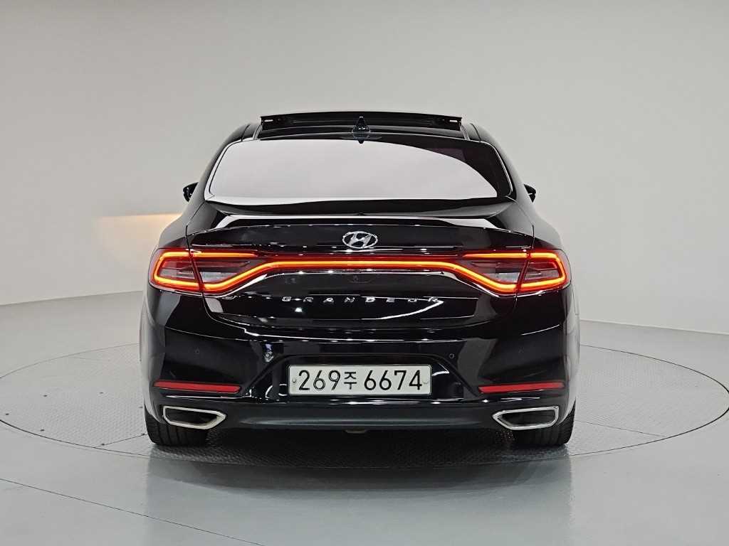 HYUNDAI Grandeur - Vista 3