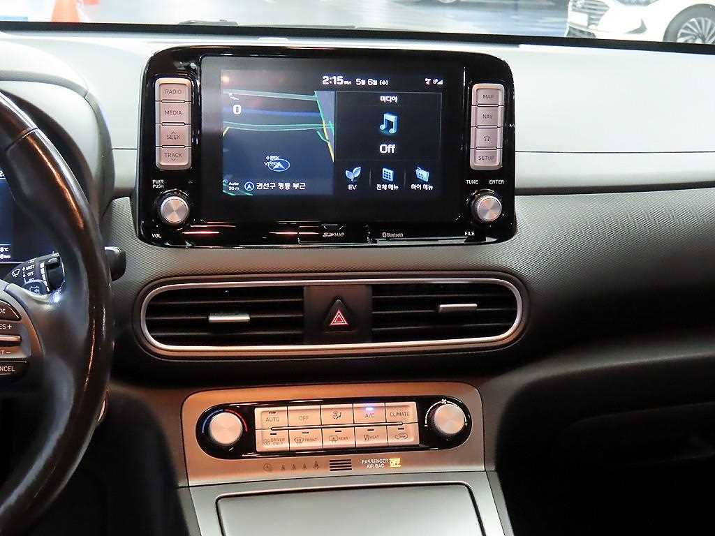 HYUNDAI Kona - Vista 11