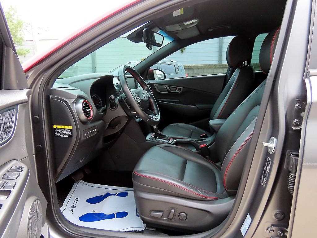 HYUNDAI Kona - Vista 5