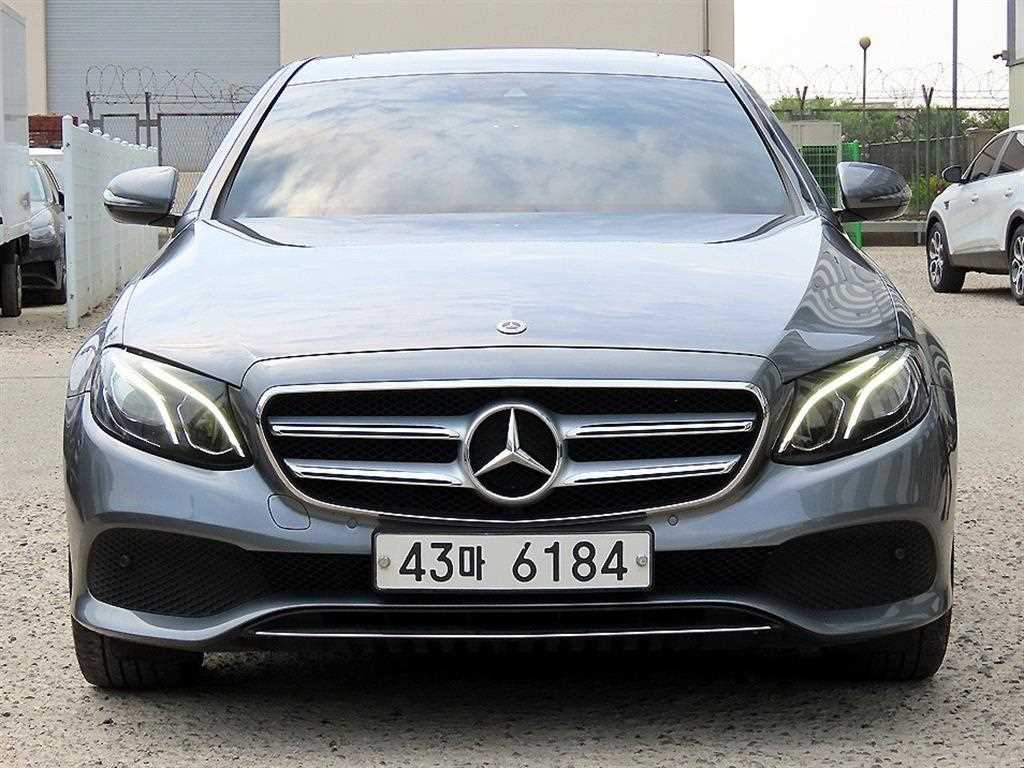 Mercedes Benz E class 2019 Gris - Importación desde Corea - HF Imports Iquique - Foto 1