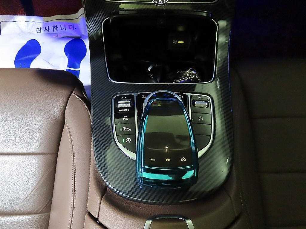 Mercedes Benz E class - Vista 12