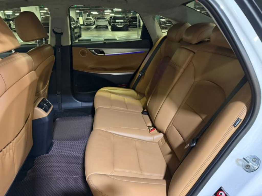HYUNDAI Grandeur - Vista 7