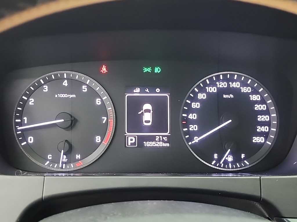 HYUNDAI Sonata - Vista 6