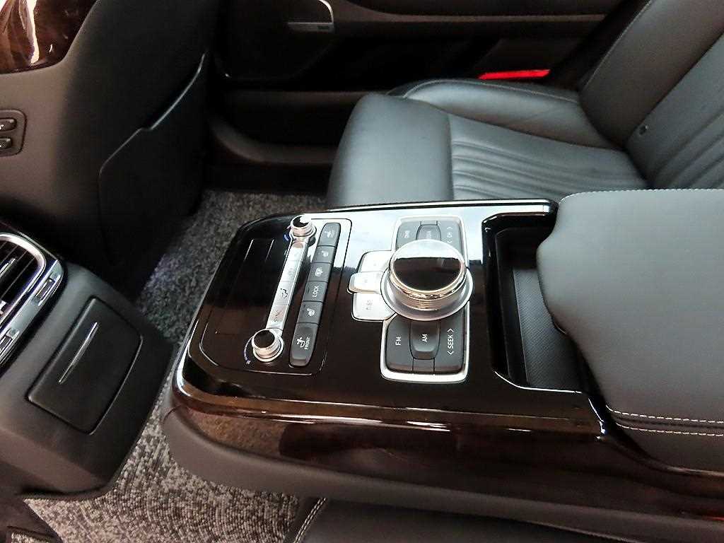 Genesis G90 2019 Negro - Importación desde Corea - HF Imports Iquique - Foto 17