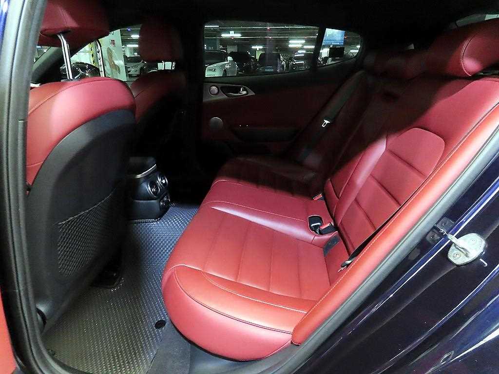 KIA Stinger - Vista 7
