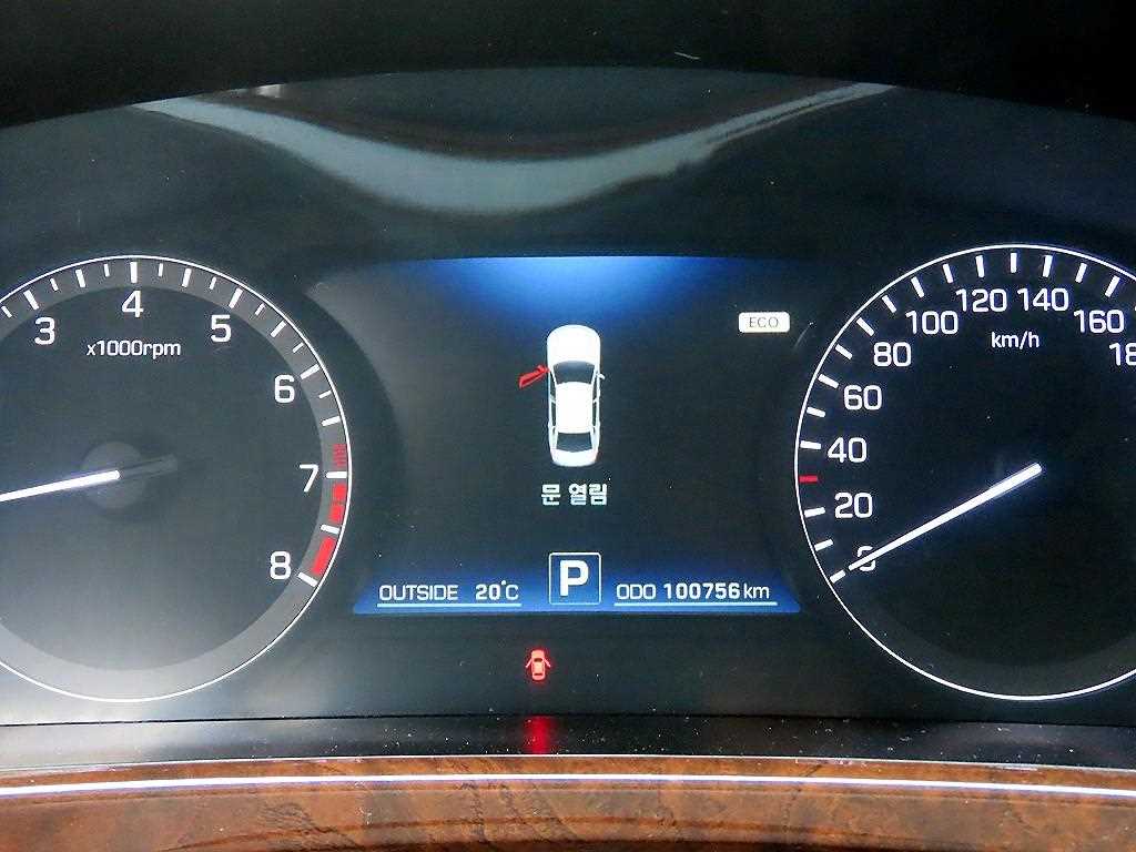 HYUNDAI Equus - Vista 9