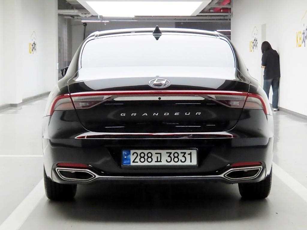 HYUNDAI Grandeur - Vista 3