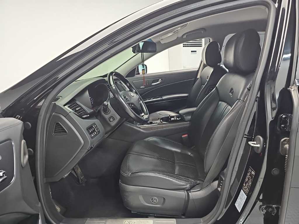 KIA K9 - Vista 11