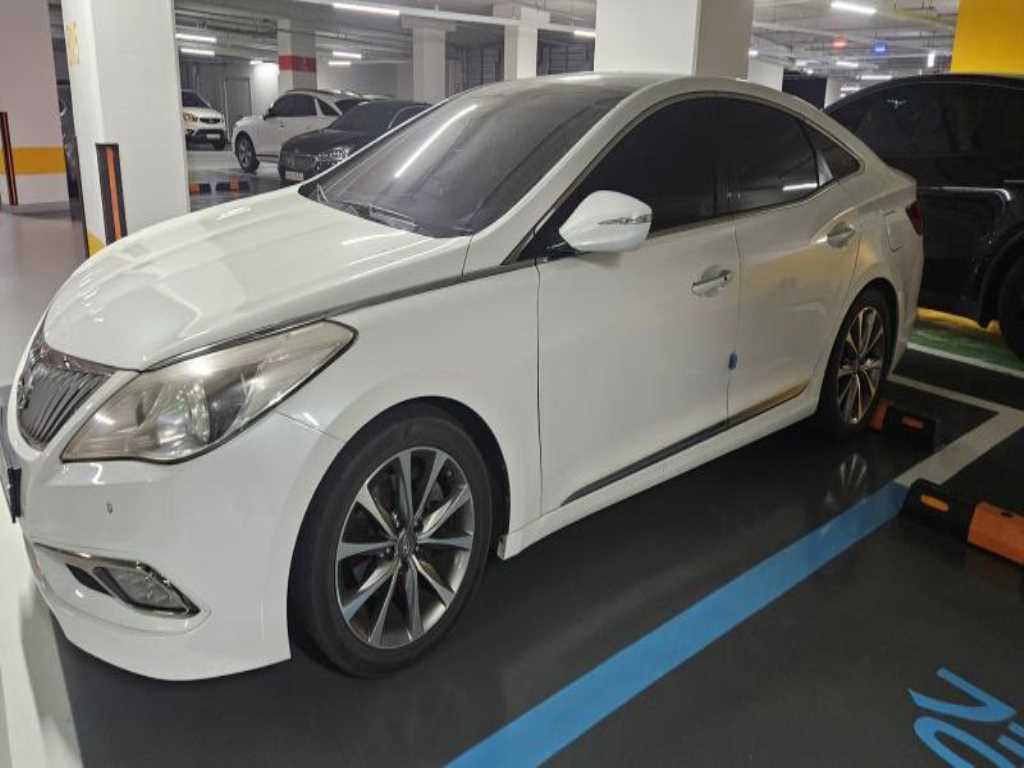 HYUNDAI Grandeur - Vista 2