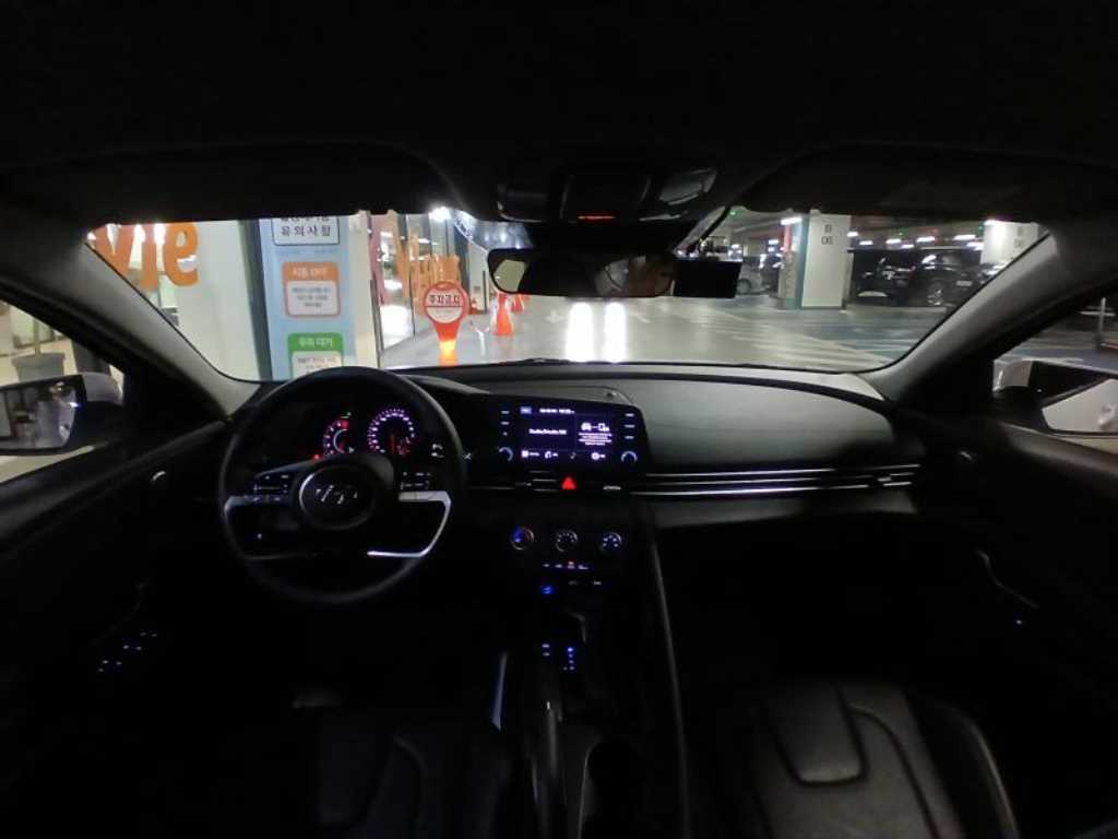 HYUNDAI Avante - Vista 6