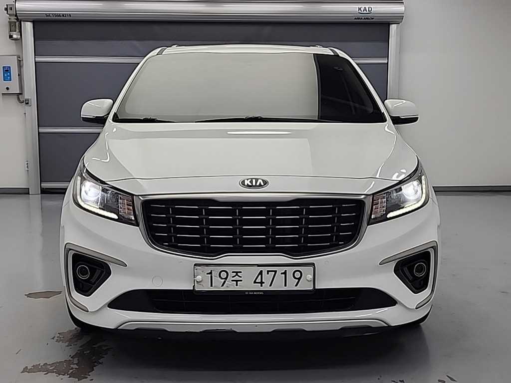 KIA Carnival - Vista 2