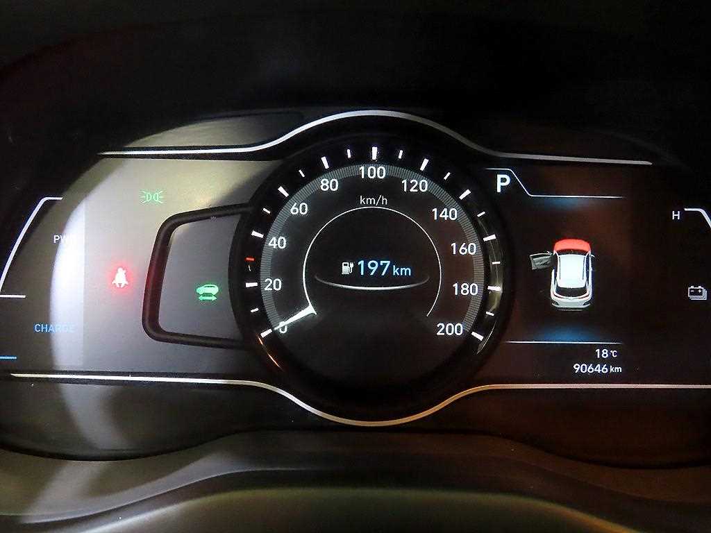 HYUNDAI Kona - Vista 9