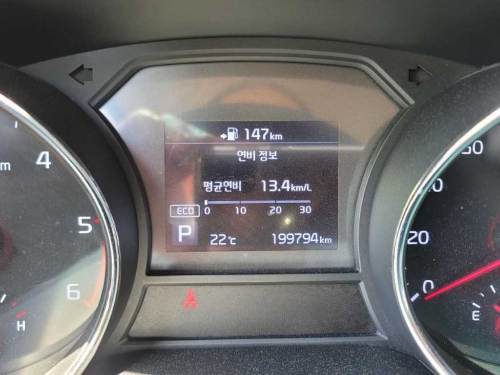 KIA Carnival - Vista 5
