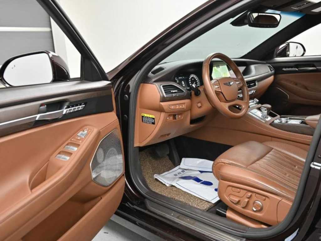 Genesis G90 - Vista 11
