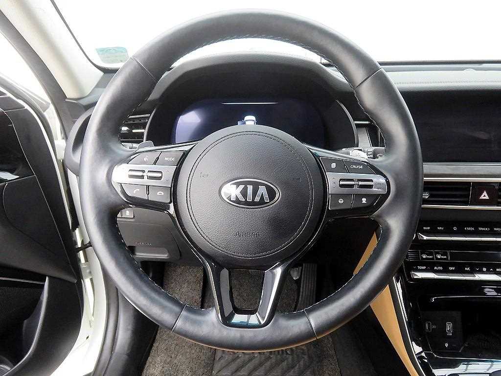 KIA K7 - Vista 9