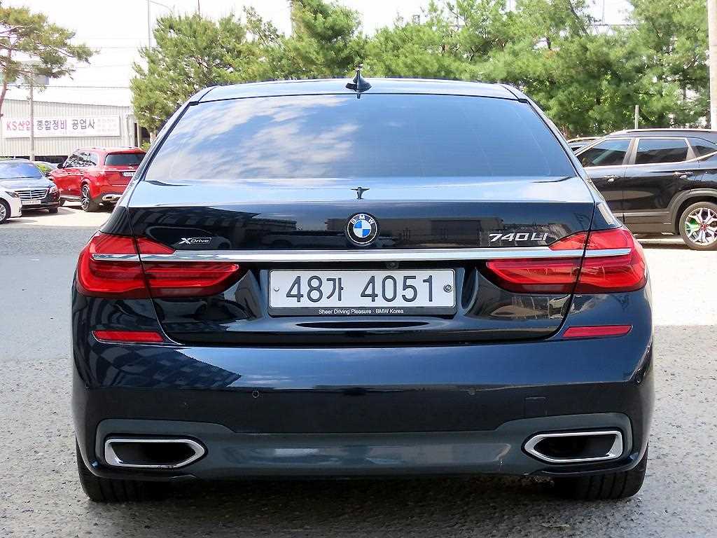 BMW 7 Series - Vista 4