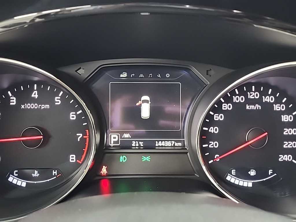 KIA Carnival - Vista 6