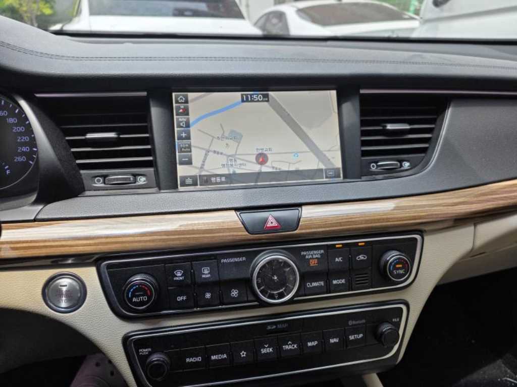 KIA K7 - Vista 9