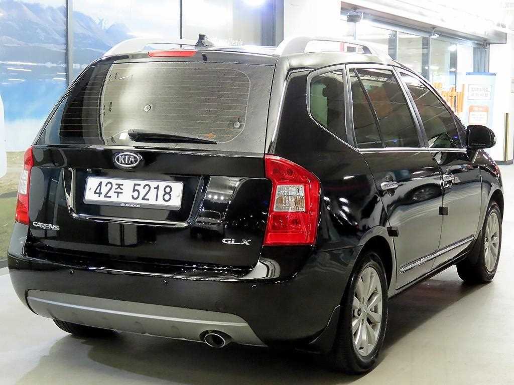 KIA Carens - Vista 4