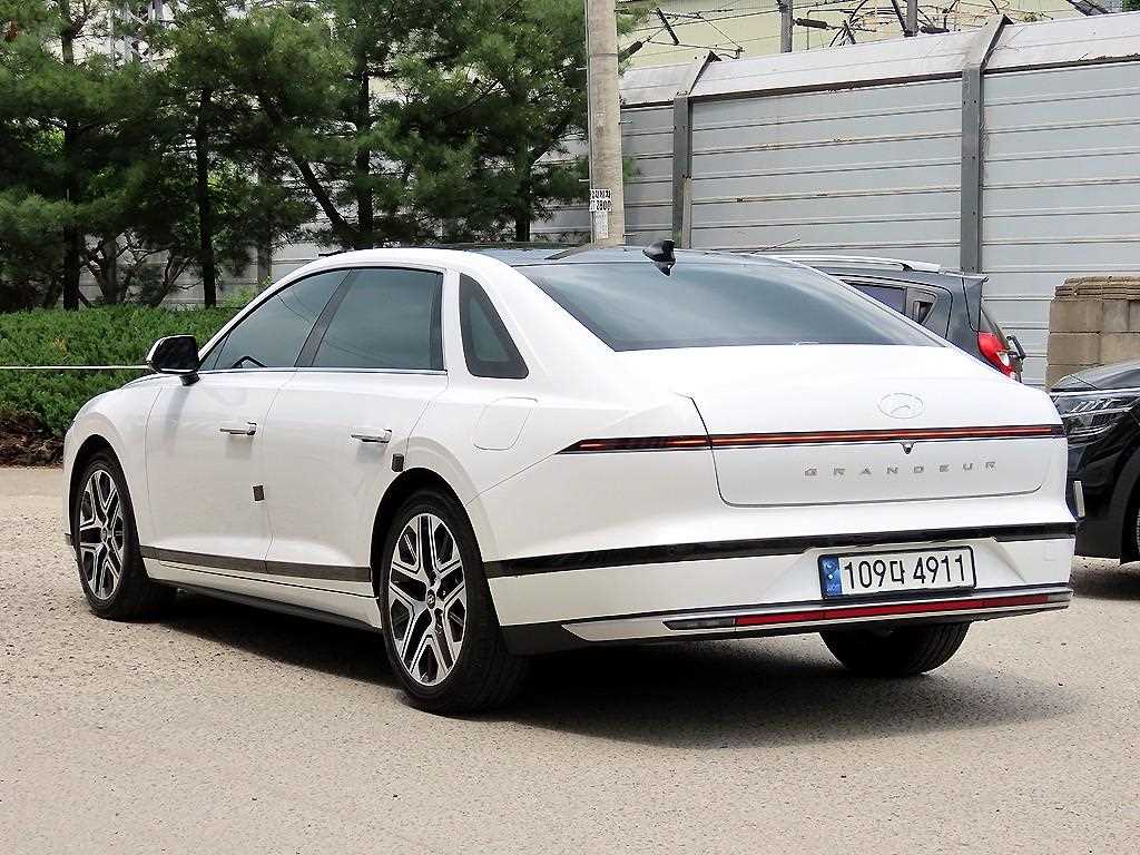 HYUNDAI Grandeur - Vista 3