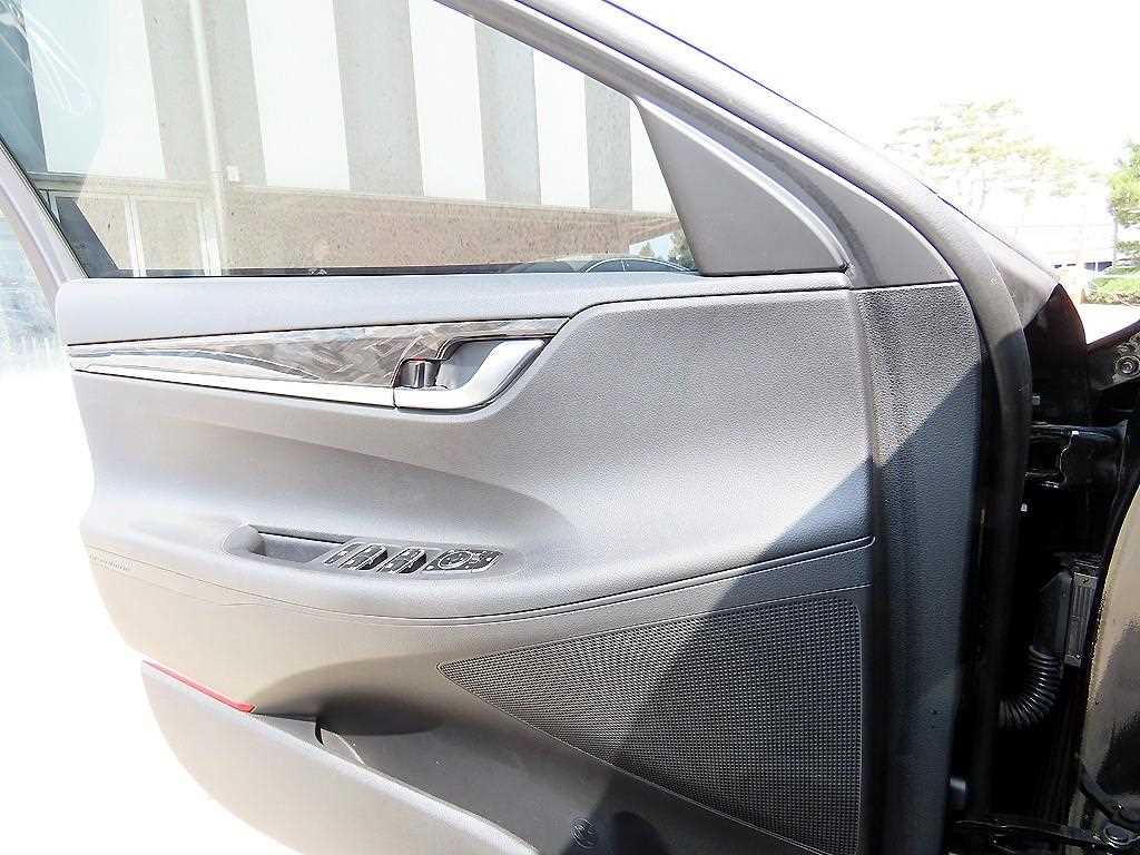 HYUNDAI Grandeur - Vista 11