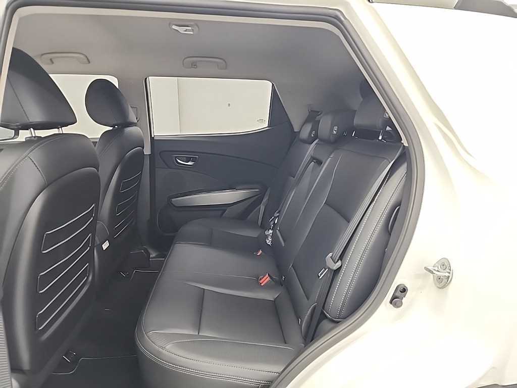 Ssangyong Tivoli - Vista 12