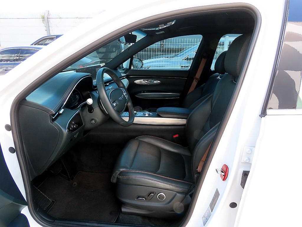 Genesis GV70 - Vista 5